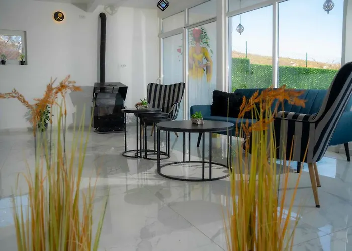 Mountain Villa, Pool, Nature 