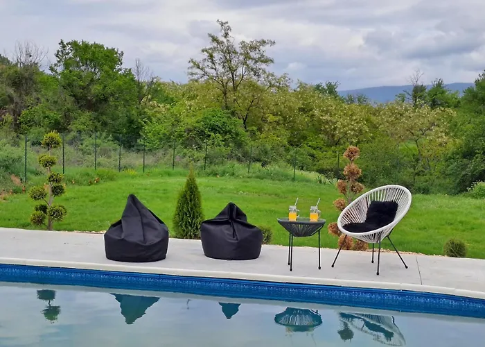 בית נופש Mountain Villa, Pool, Nature 