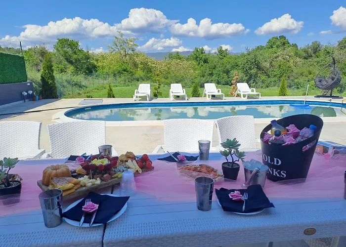 Mountain Villa, Pool, Nature 